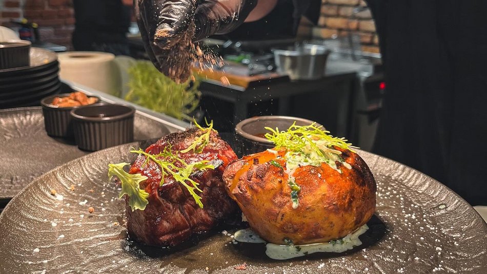 Łódź. Restauracja Ogień i Sól w Ogrodach Geyera