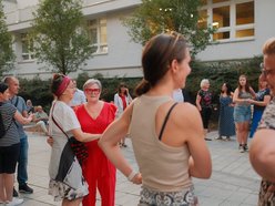 Łódź. Niedzielna potańcówka przy Piotrkowskiej. Tanecznym krokiem w nowy tydzień