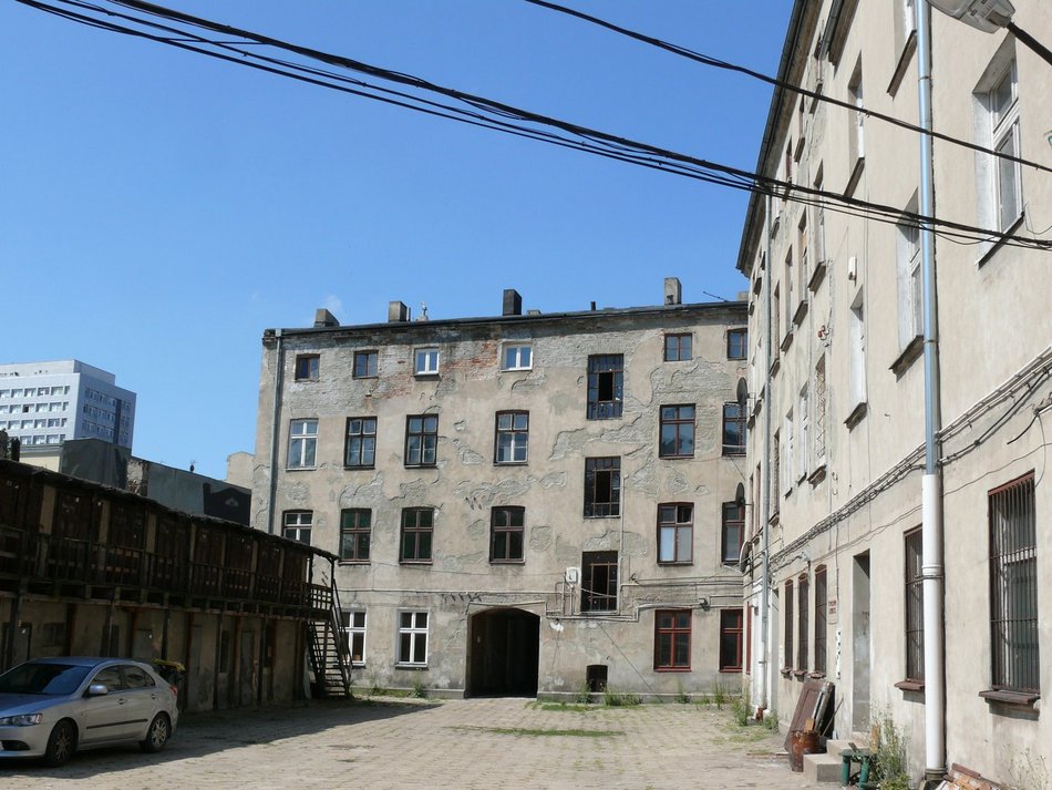 Kamienica przy ul. Sienkiewicza 56 przed remontem