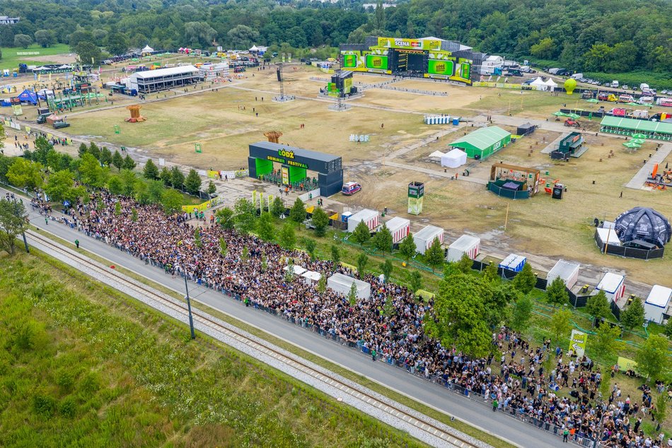 Deszcz im niestraszny! Pierwsi festiwalowicze rozpoczęli trzeci dzień Łódź Summer Festival 2025!
