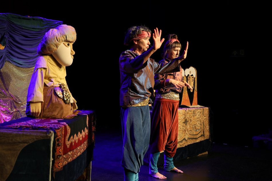 Łódź. Baśniowa Piotrkowska w Łodzi. W repertuarze "Alibaba i czterech rozbójników"