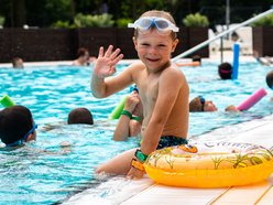 aquapark Fala, kursy wakacyjne, basen, dzieci, półkolonie w Łodzi