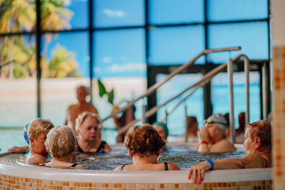 Łódź. Aquapark Fala w Łodzi dla seniorów. Aerobik i streching w jednym!