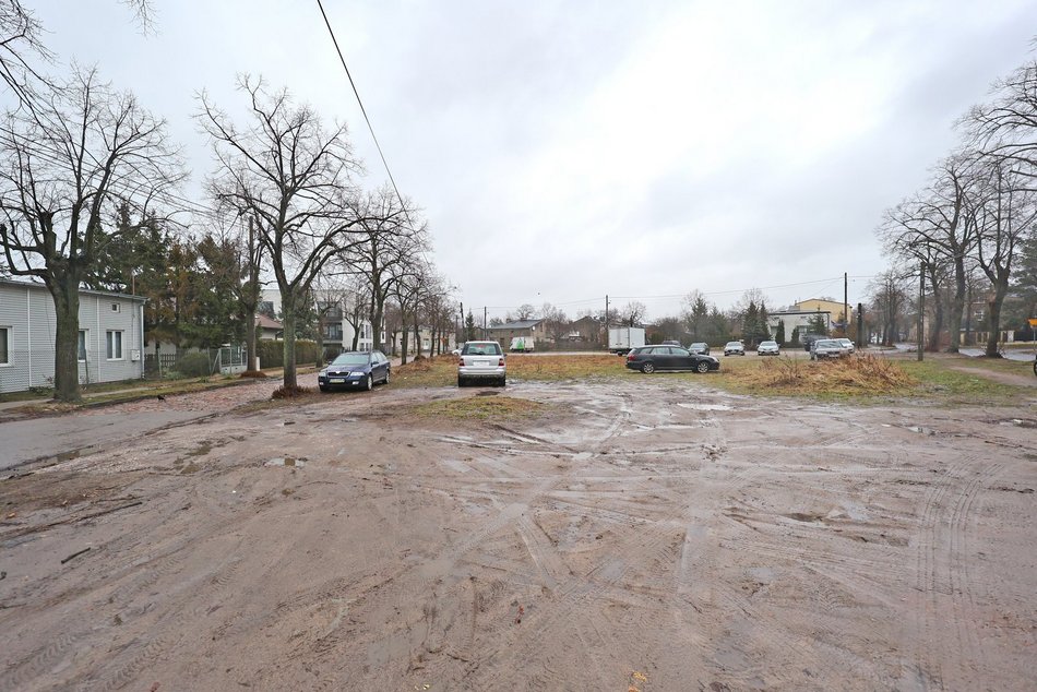 Plac pomiędzy ulicami Blokową, Finansową i Mierzyńskiego