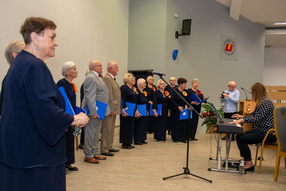 Zakończenie roku na Uniwersytecie Trzeciego Wieku UŁ. Nie obyło się bez wzruszeń