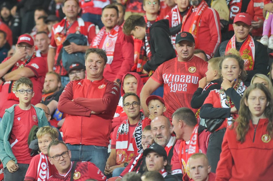 Kibice Widzewa Łódź z Pogonią Szczecin. Byłeś/aś tam? Znajdź się w galerii!