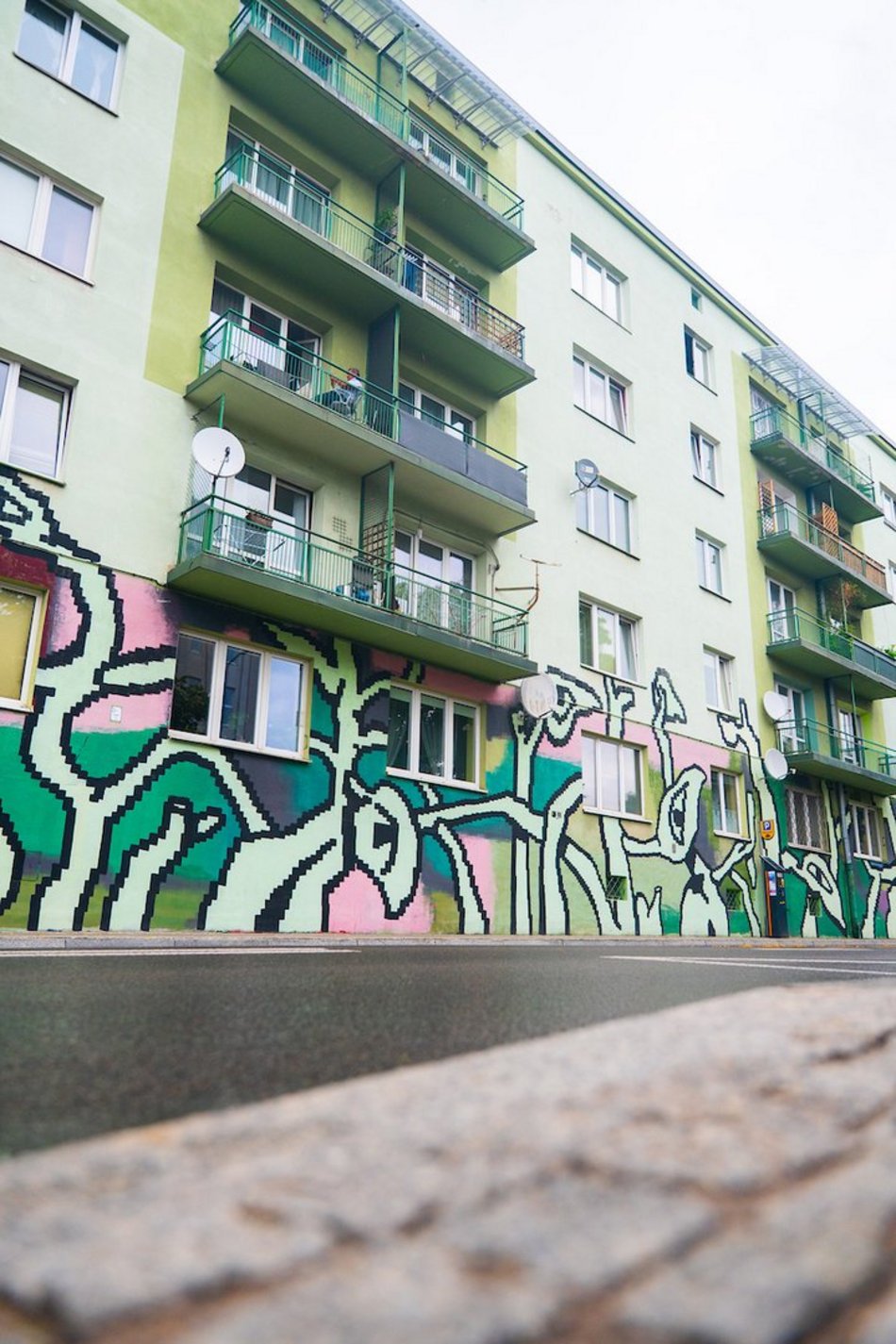 Łódź. Nowy mural w centrum Łodzi! Tak kolorowo tam jeszcze nie było
