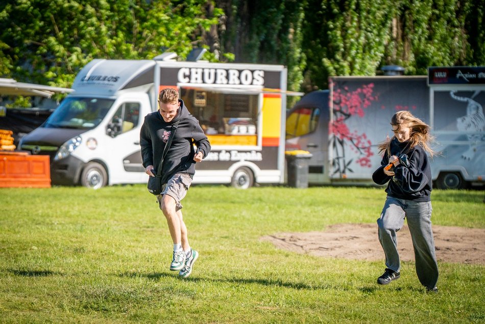 Łódź. Tłumy na Juwenaliach 2026 w Łodzi. Byłeś/aś pierwszego dnia? Znajdź się na zdjęciach!