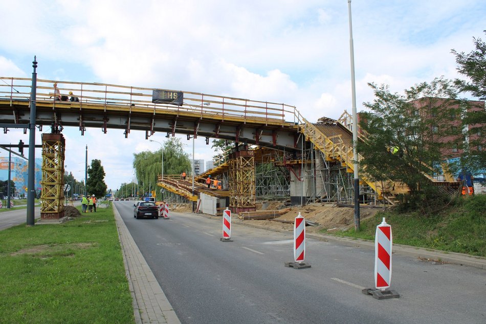 Łódź. Budowa kładek na Wyszyńskiego