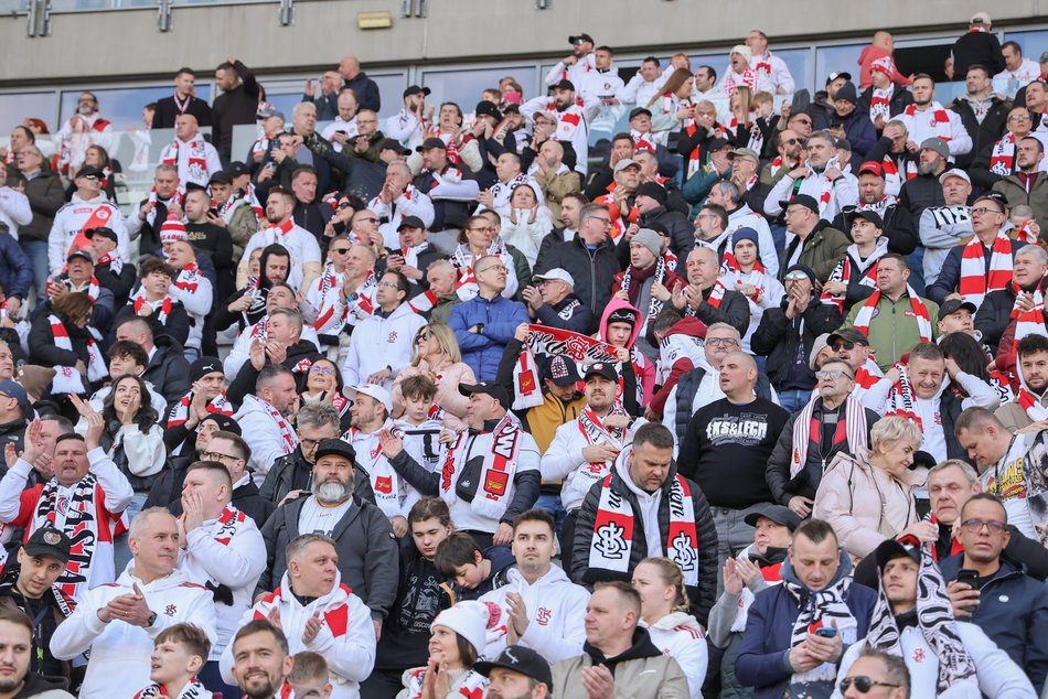 Łódź. Kibice na meczu ŁKS Łódź z Ruchem Chorzów. Byłeś/aś? Znajdź się w galerii!