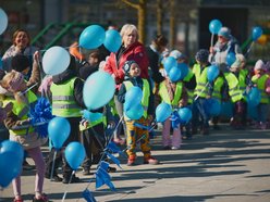 Łódź. Światowy Dzień Autyzmu. Przedszkolaki przemaszerowały Piotrkowską!