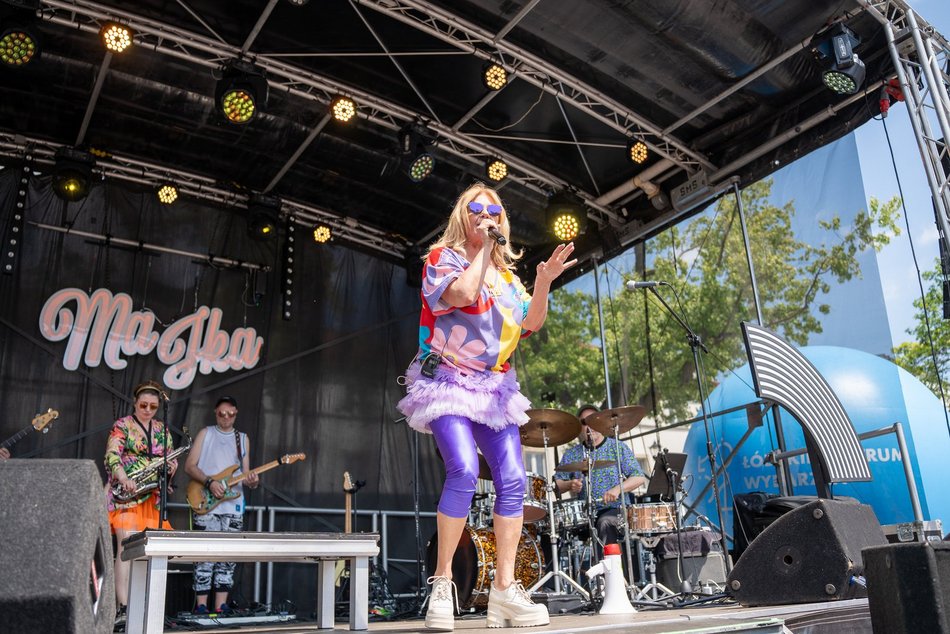 Łódź. Miejski Dzień Dziecka 2025 w Łodzi. Majka Jeżowska, dmuchańce i pokazy [ZDJĘCIA]