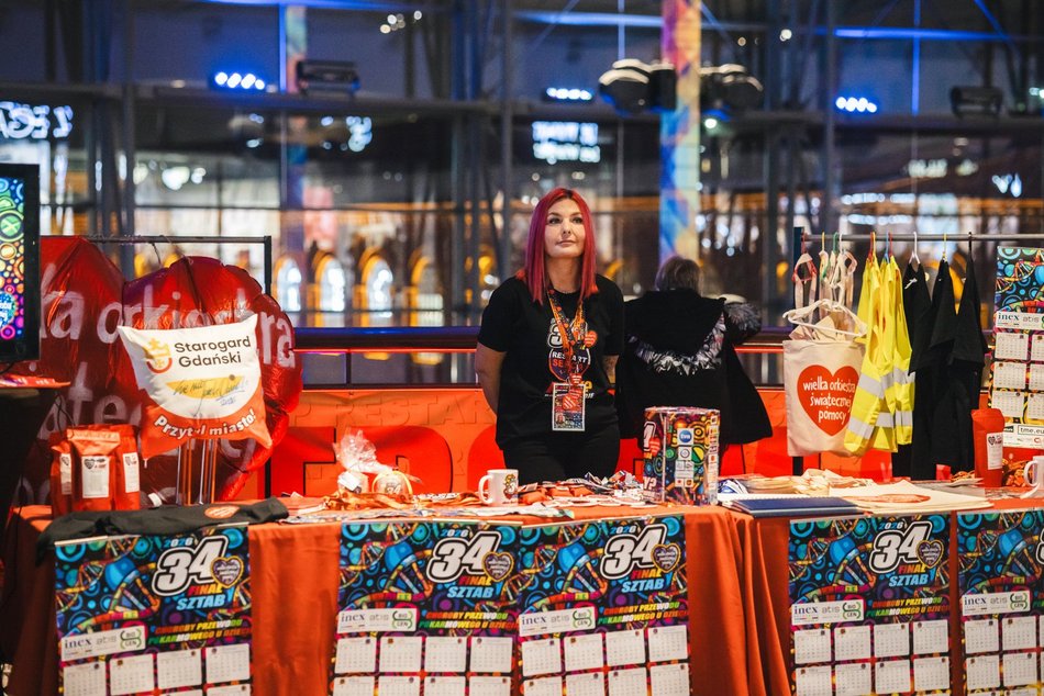 Łódź. Światełko do Nieba zakończyło WOŚP 2026 w Łodzi. Tłumy Łodzian w Manufakturze