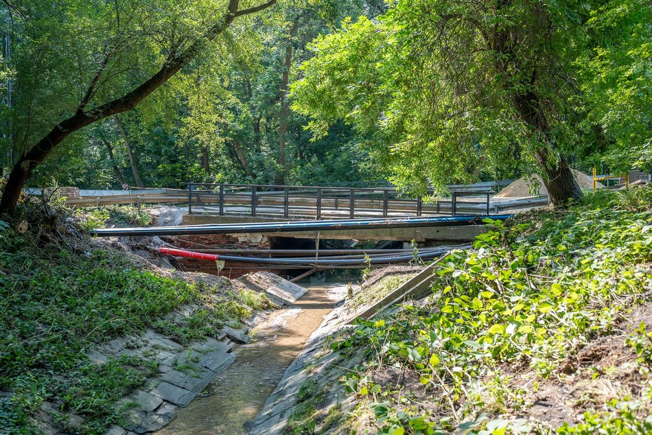 Zawalony most na rzece Bałutce