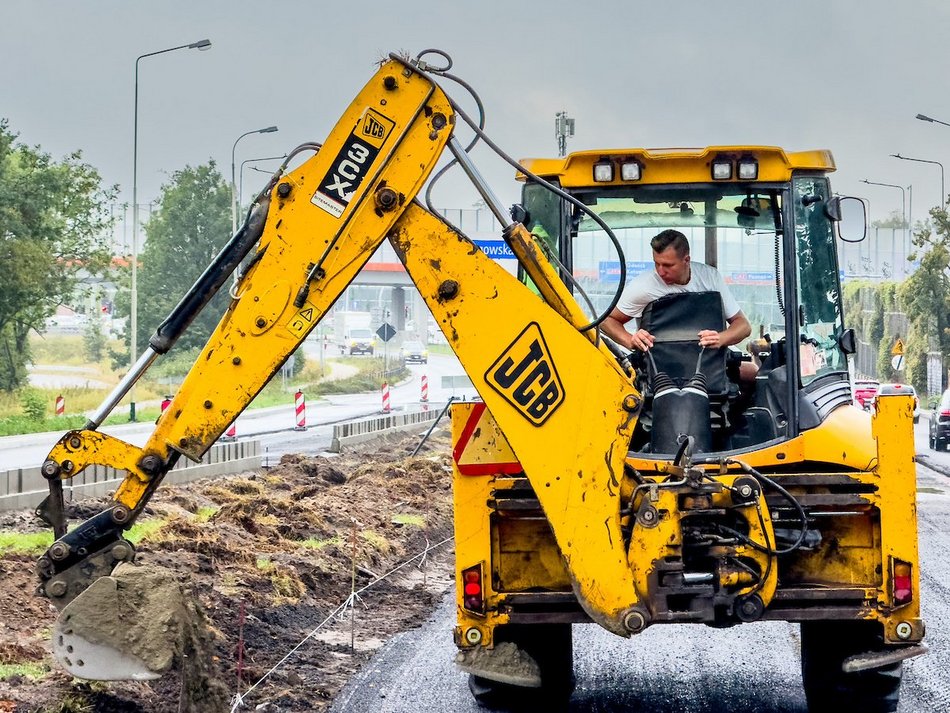 Łódź. Remont Rzgowskiej w Łodzi. Część jezdni do Trasy Górna już ułożona!