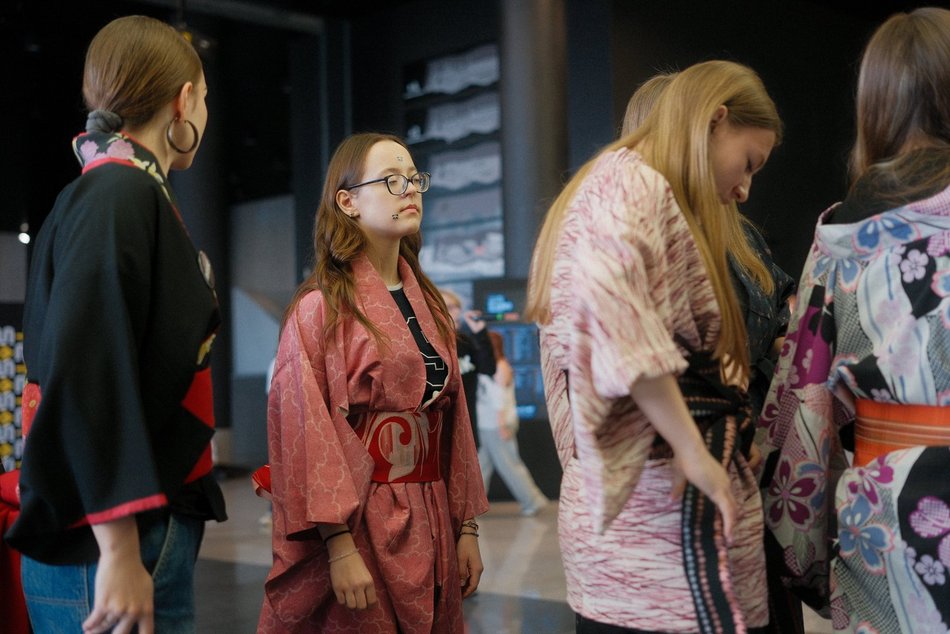 Łódź. Licealiści z Łodzi zatańczyli Belgijkę! Wielkie świętowanie Międzynarodowego Dnia Licealisty