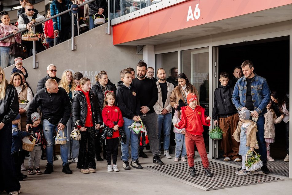 Łódź. Święcenie pokarmów na stadionie Widzewa Łódź