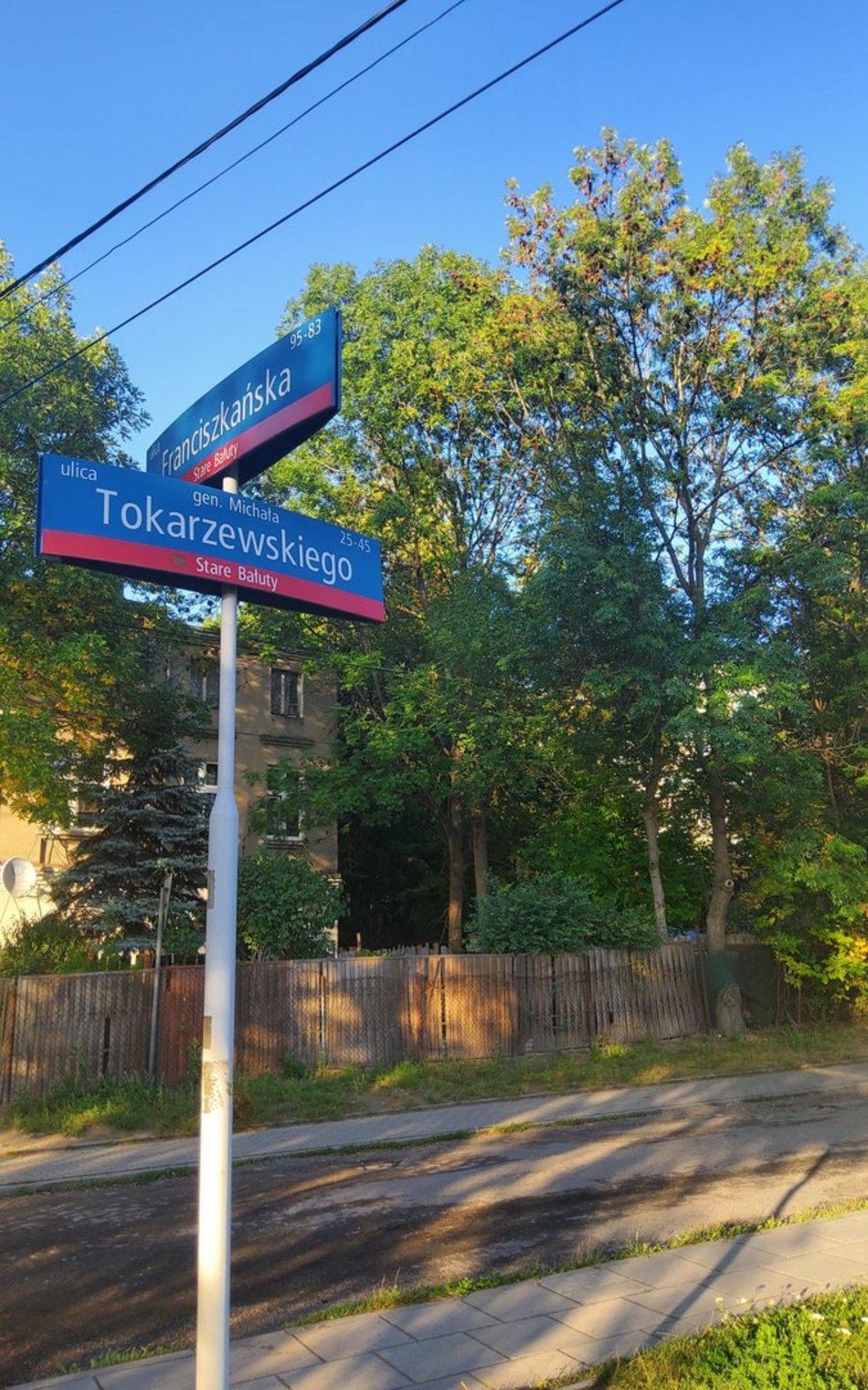 Łódź. W okolicach skrzyżowania ulic Tokarzewskiego z Franciszkańską najpewniej były zabudowania wsi Bałuty