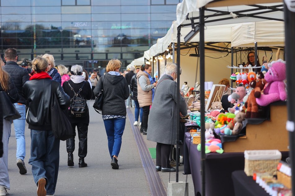 Łódź. Niedziela na targach rękodzieła w Manufakturze