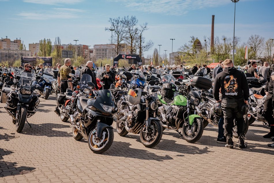 Łódź. Motocykliści opanowali Łódź! Otwarcie sezonu pod Atlas Areną i parada przez miasto