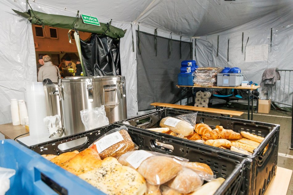 Łódź. Namiot Pełen Ciepła