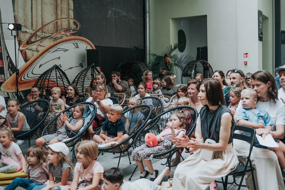 Łódź. Sokrates w piaskownicy. Za nami spektakl w ramach „Lata w MeMo”