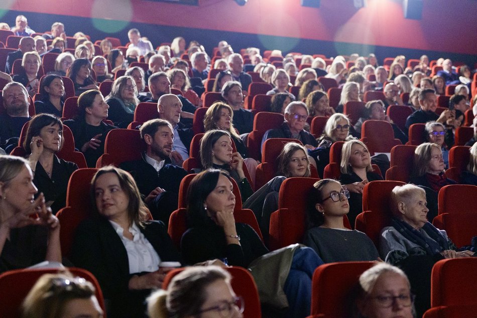 Łódź. Przedremierowy pokaz filmu Wojciecha Smarzowskiego w Łodzi. Pełna sala i znani goście