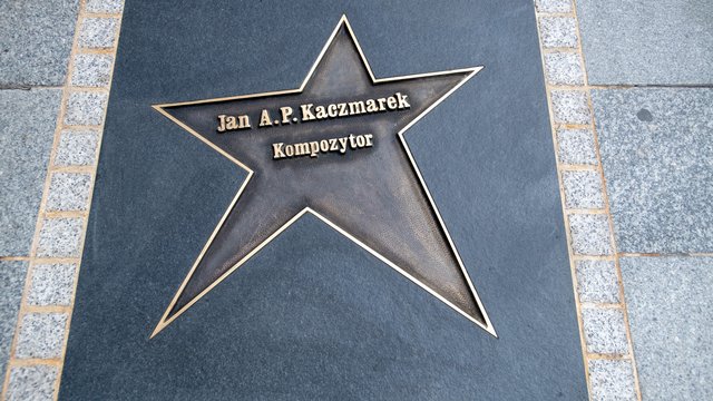 Aleja Gwiazd na Piotrkowskiej. Uhonorowano Jana A.P. Kaczmarka [ZDJĘCIA]
