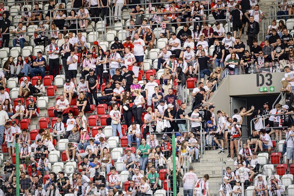 Kibice na meczu ŁKS Łódź z GKS Tychy. Odnajdź się w naszej galerii