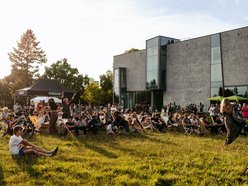 [Translate to Ukraiński:] Łódź. Piknik śniadaniowy i kinoteatr w parku Ocalałych w Łodzi