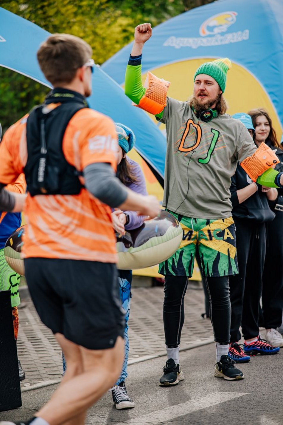 Łódź. Strefa kibica na DOZ Maraton Łódź 2026. Jak Łodzianie dopingowali biegaczy?