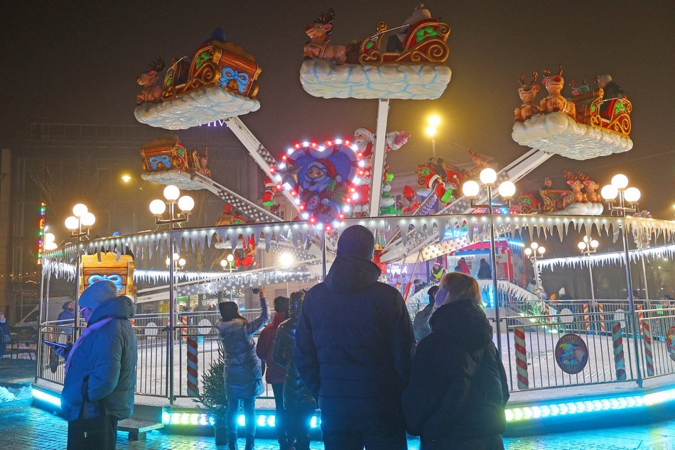 Tłumy na otwarciu Jarmarku Bożonarodzeniowego w Łodzi. Byłeś/aś? Znajdź się na zdjęciach!