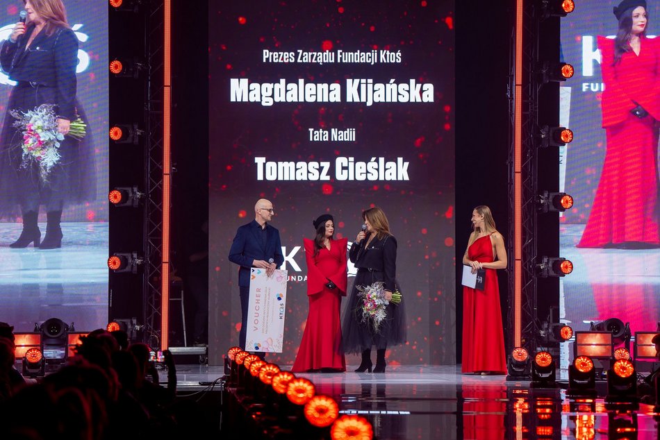 Łódź. Moda i pomaganie w klubie Wytwórnia w Łodzi. Zobacz zdjęcia z gali „poMocni w Modzie by Plesiak”