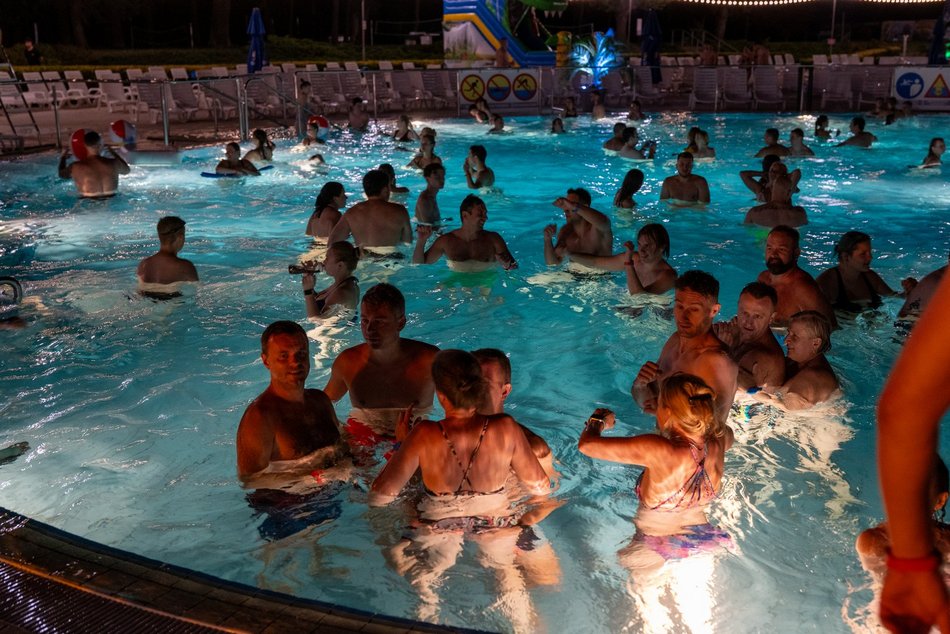 Nocne Pływanie w Aquaparku Fala