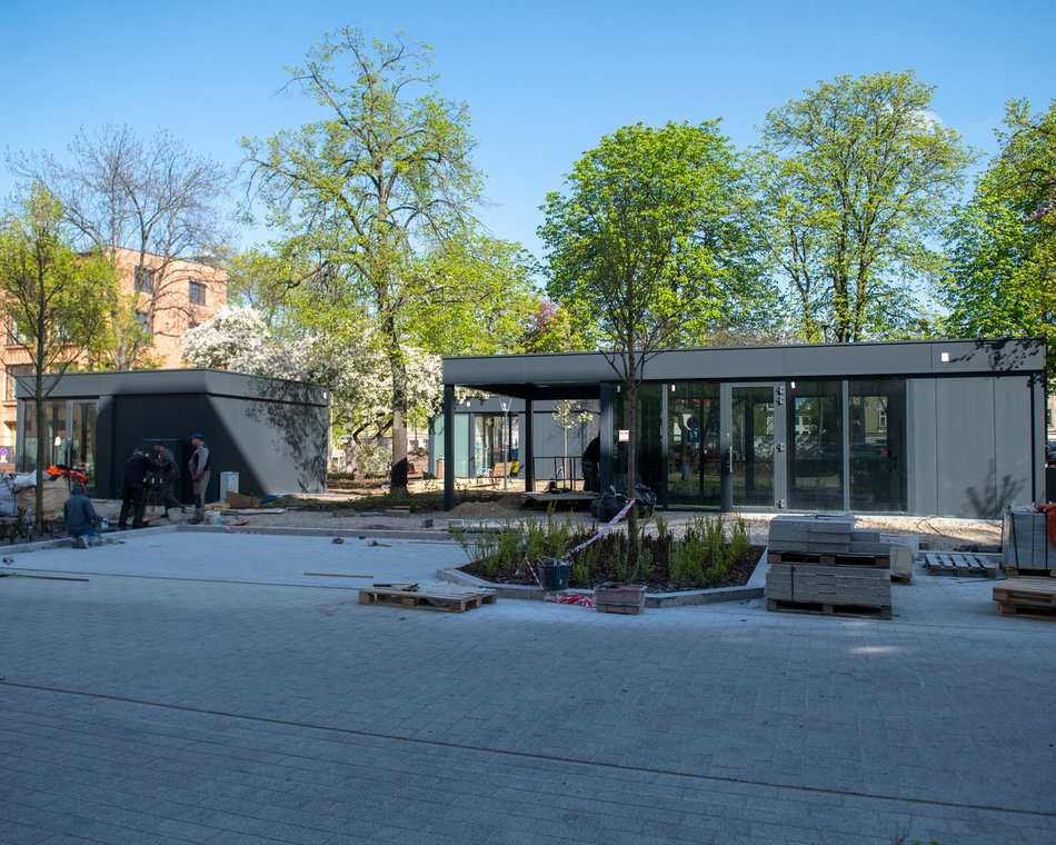 Plac Komuny Paryskiej w remonecie