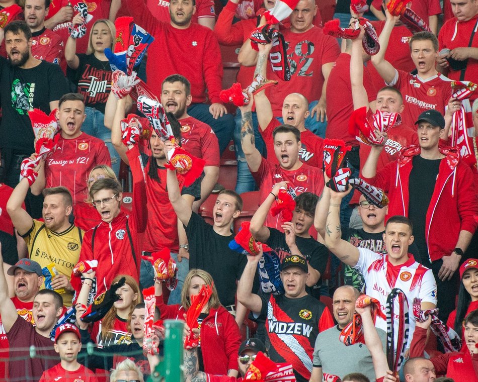 Kibice na meczu Widzewa Łódź z Koroną Kielce