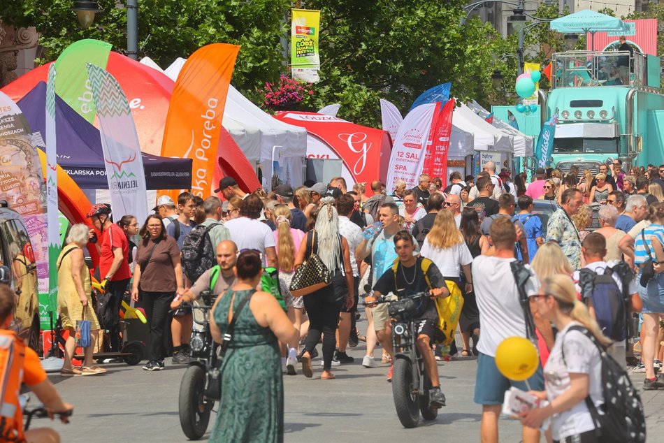 Łodzianie świętują 602. Urodziny Łodzi na Piotrkowskiej i placu Wolności