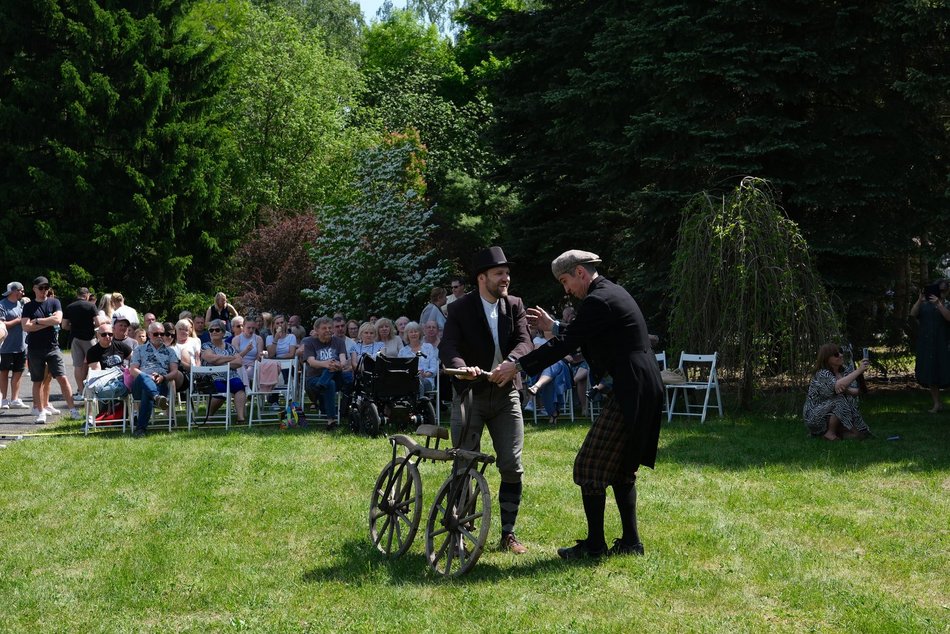 Ogród Botaniczny w Łodzi tętni życiem! Niedzielne tańce, koncerty, kiermasz i więcej