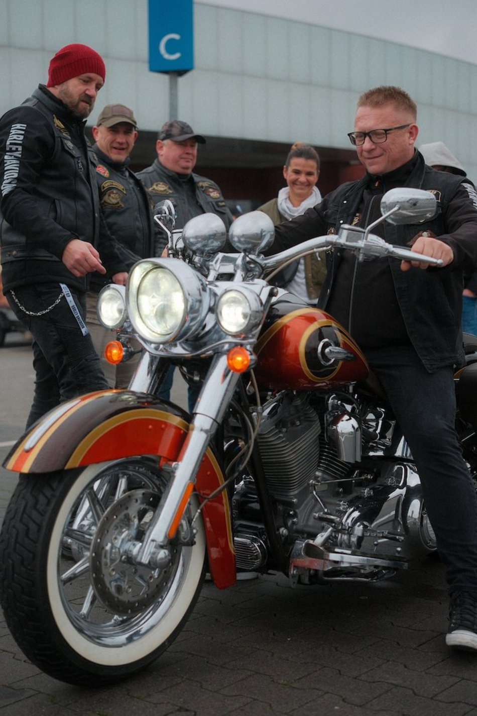 Łódź. Sezon motocyklowy w Łodzi zakończony! Pasjonaci spotkali się pod Portem Łódź