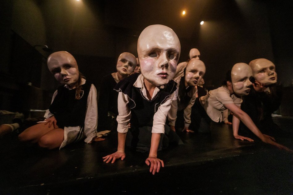 „Bękarty Bernadetty” w Teatrze Pinokio w Łodzi. Wstrząsająca historia z ośrodka sióstr boromeuszek