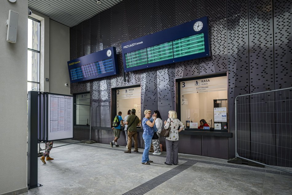 Nowy dworzec Łódź Kaliska od środka! Korytarze, kasy i zejścia na perony