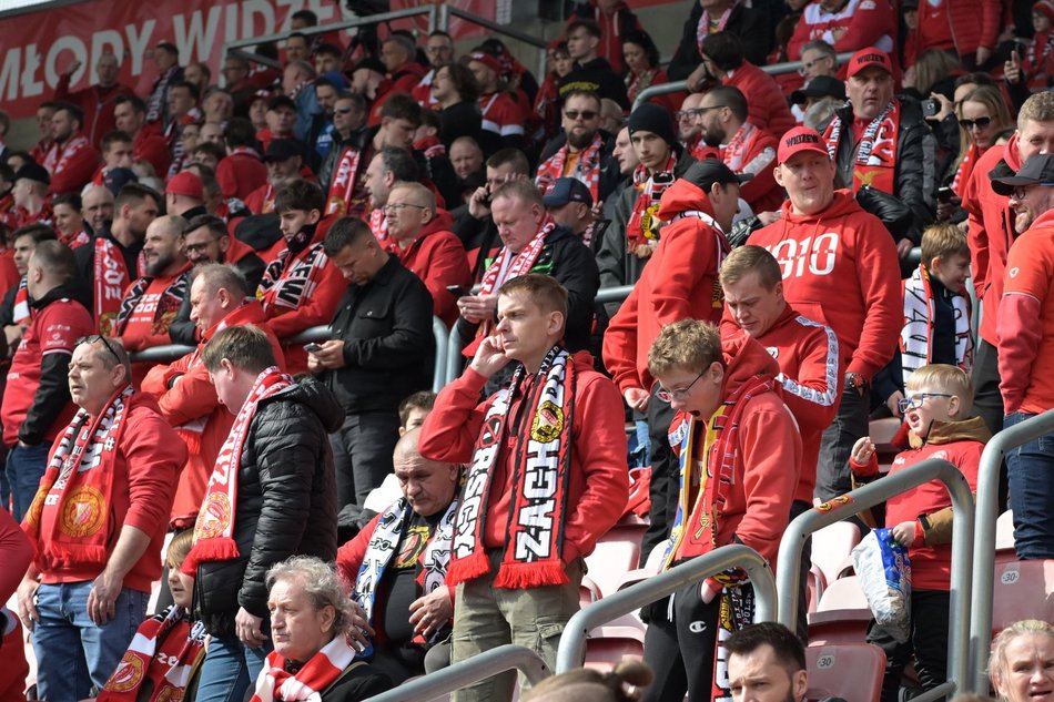 Łódź. Kibice na meczu Widzew Łódź - Bruk-Bet Termalica Nieciecza. Byłeś/aś? Znajdź się w galerii!