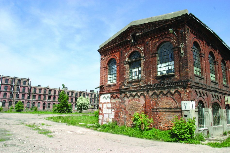 Manufaktura przed i po rewitalizacji