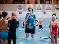 Łódź. Wakacyjne kursy w Aquaparku Fala w Łodzi. Nauka pływania, nurkowanie, ratownictwo wodne