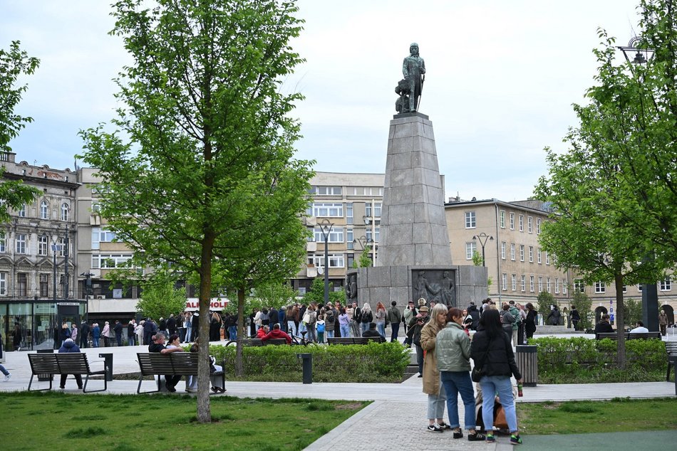 Noc Muzeów Łódź 2026. Znajdź siebie w kolejce do muzeum!