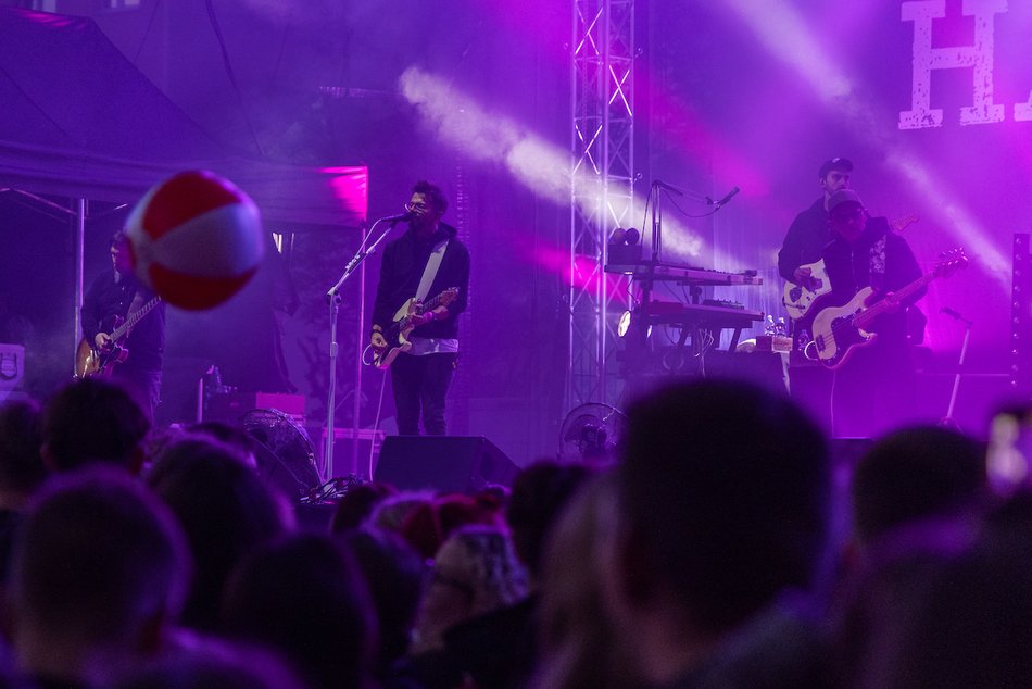 Łódź. Juwenalia 2025 w Łodzi. Tymek i Happysad zagrali na Lumumbowie!