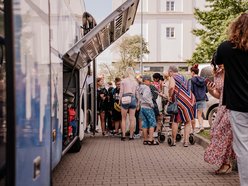 Dzieci z Łodzi wyjechały na kolonie do Grotnik. Pierwszy turnus rozpoczęty!