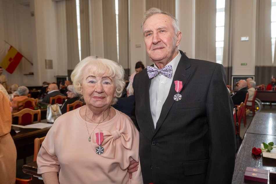 Łódź. Medale za długoletnie pożycie małżeńskie. Ich miłość przetrwała pół wieku!