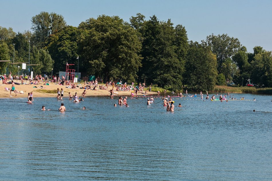 Łódź. Upalny weekend na Stawach Jana w Łodzi. Tak wypoczywają łodzianie!
