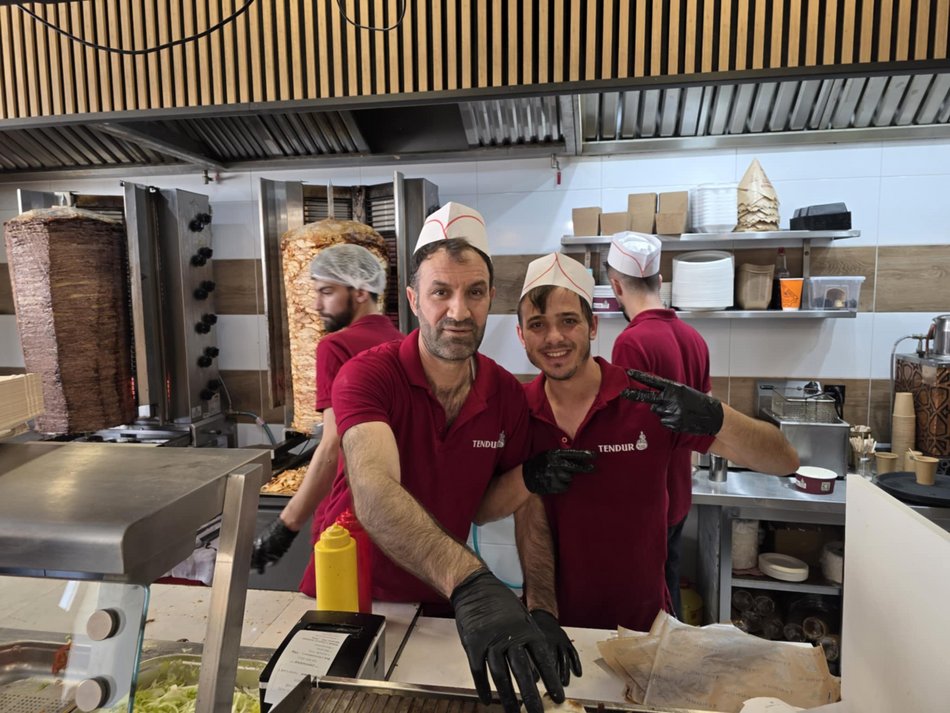 Łódź. Tendur Kebap w Łodzi już otwarty! Tłumy głodnych Łodzian stoją w kolejce